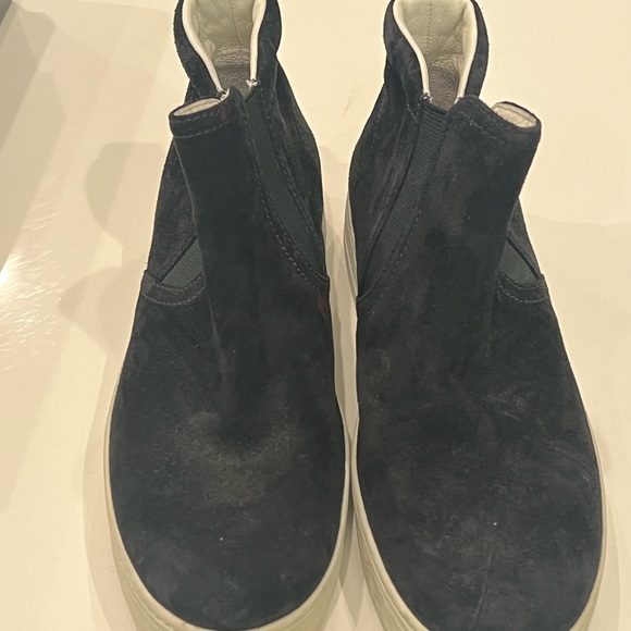 Suede Prada booties. Gently worn a few times. 361/2 eu - Picture 8 of 9